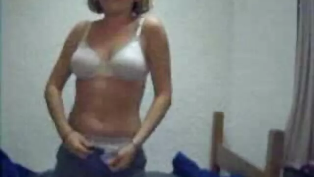 ¡Por favor, lesbianasen español pídeme !, la chica está pidiendo porno.