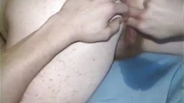 Terry obtiene titty lesbianas españolas gratis masturbar