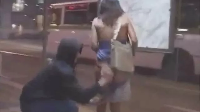 Chico rubio recibe una buena paliza de su novia videos español lesbianas